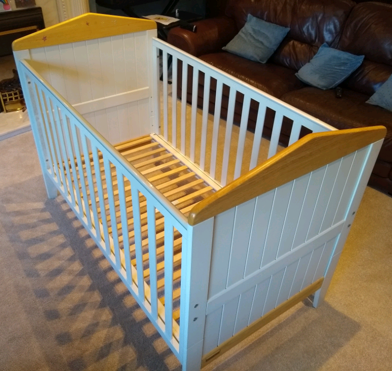 mamas and papas savannah cot bed